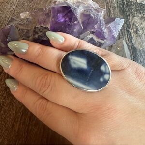 Sterling silver pottery or unidentified blue stone sold as is size 6.5